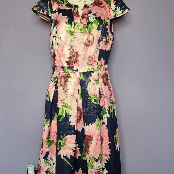 Modcloth Floral Cap Sleeve Dress - Picture 3 of 6